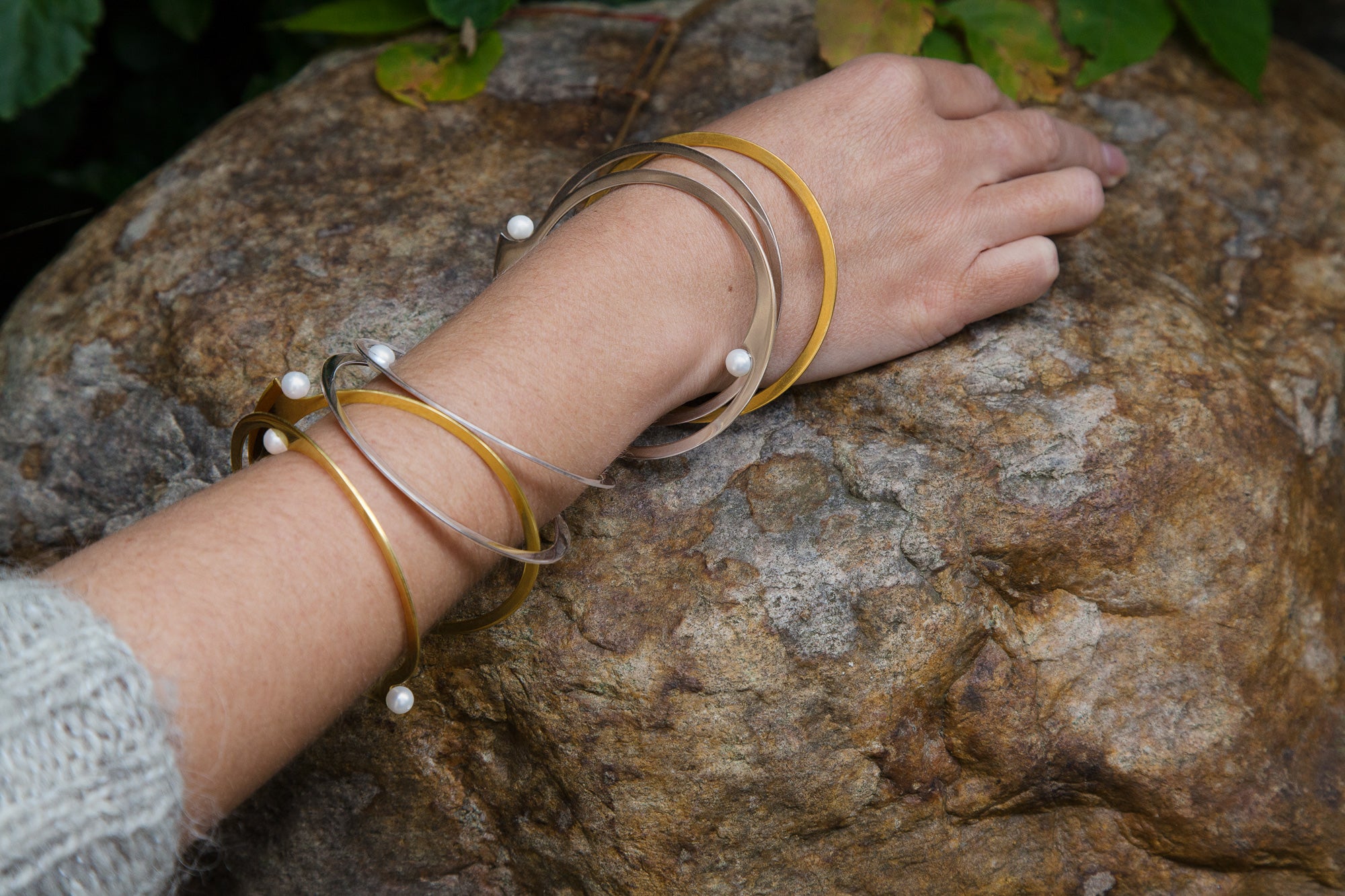 Bracelet DAHLIA minimal high-quality designer bangle bracelet